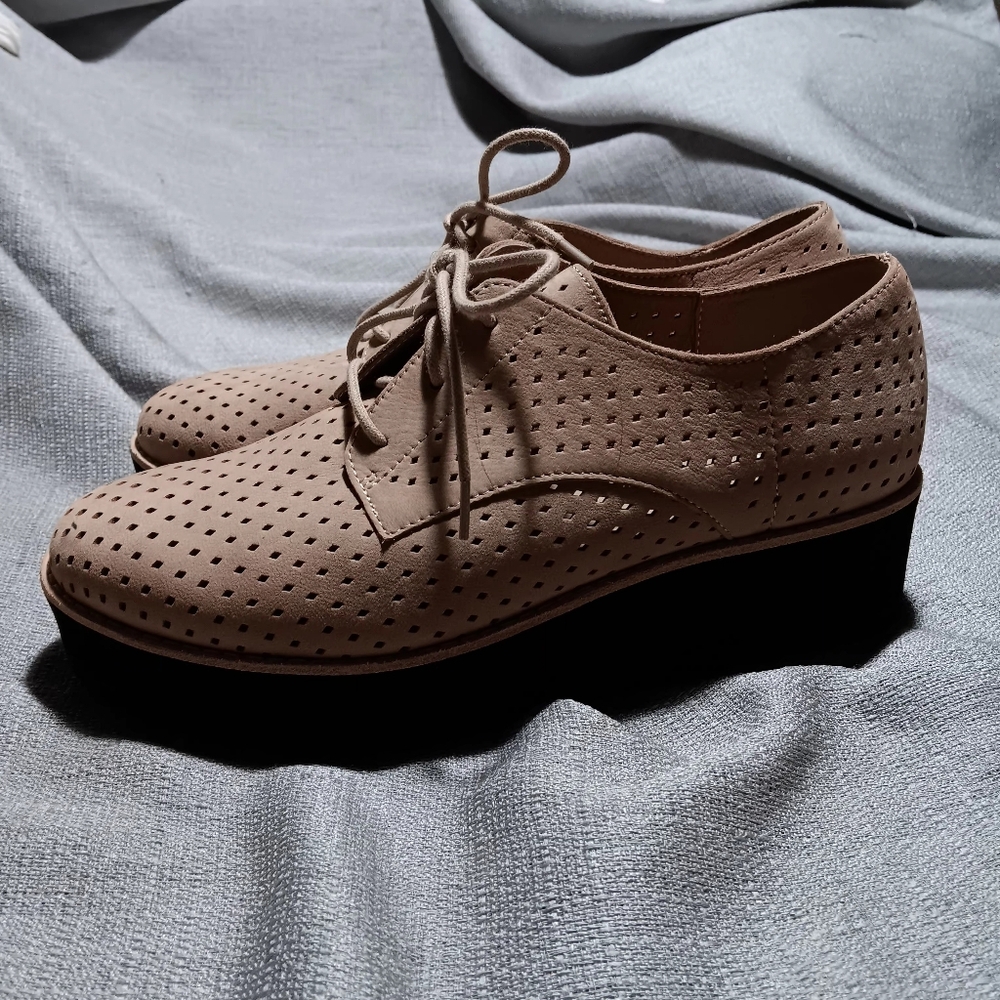 Eileen Fisher Tan Ergo Wedge Derby Platform Wedge  Women's Size 8.5